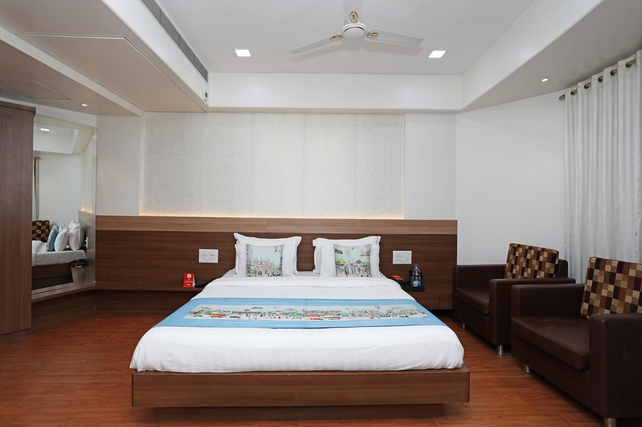 Oyo 10672 Hotel Riviera Nashik Esterno foto