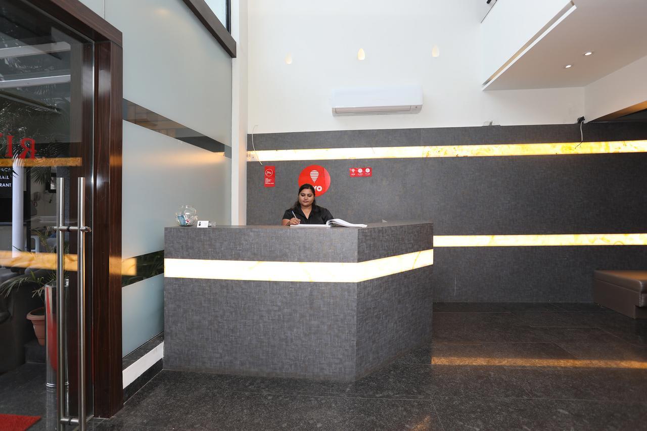 Oyo 10672 Hotel Riviera Nashik Esterno foto