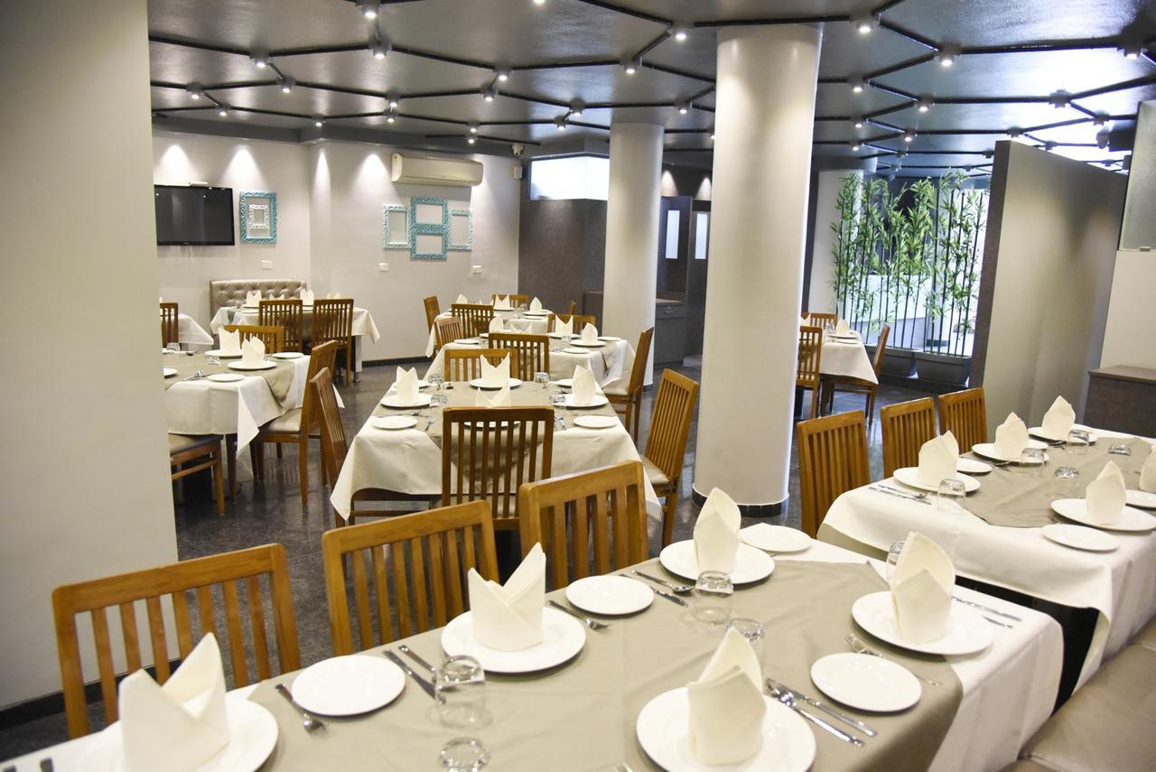 Oyo 10672 Hotel Riviera Nashik Esterno foto
