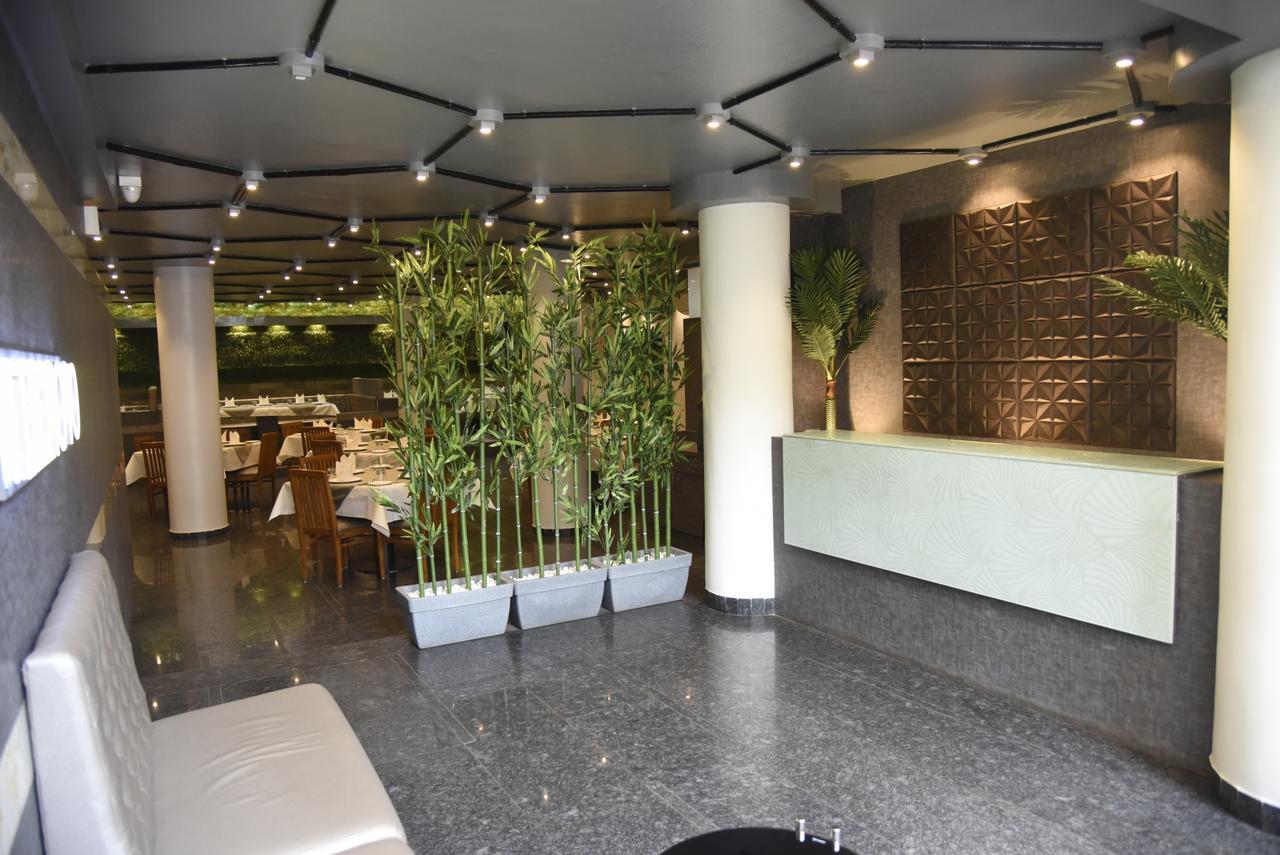 Oyo 10672 Hotel Riviera Nashik Esterno foto